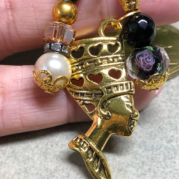 🌹❤️Egyptian Queen Nefertiti keychain-purse bling-black and gold - Picture 3 of 10